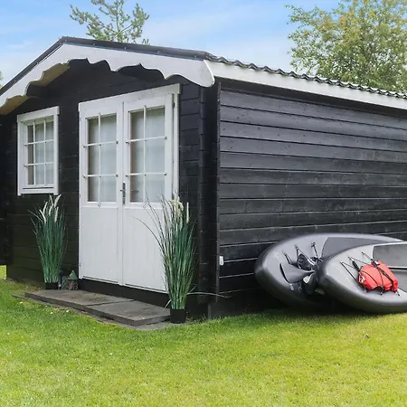 Linningvej Nyaraló *